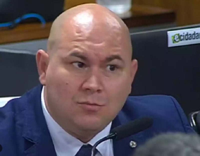 PERDA DE MANDATO : Relator de Ética da câmara recomenda censura verbal a Abilio; votação é adiada