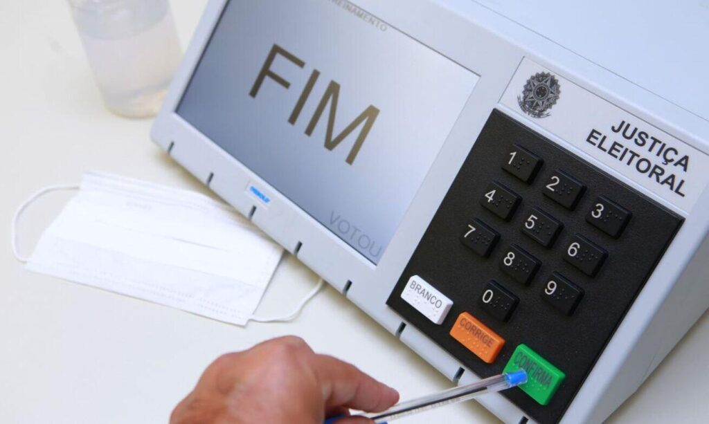 Urnas eletrônicas: TSE reitera que sistema de votação é seguro, após testes