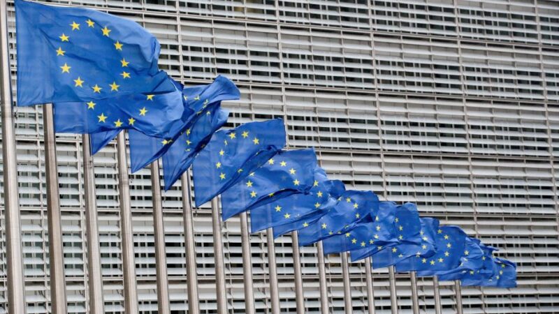 UE propõe tarifas de retaliação de 25% sobre algumas importações dos EUA
