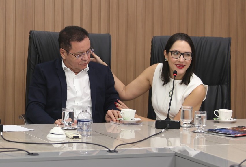 NOVA MESA DIRETORA: a disputa pela primeira-secretaria da ALMT continua na conversa de pé de ouvido