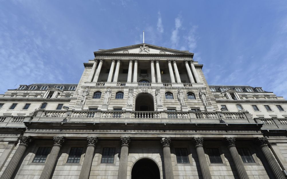 Banco da Inglaterra corta juros em 0,25 ponto e diz que agirá com cautela no futuro