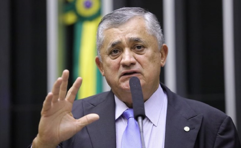 Câmara aprova MP que destina R$ 1 bi para proteção ao povo Yanomami e combate a garimpo ilegal