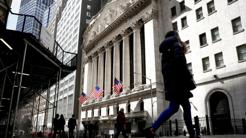 Bolsas de NY fecham em alta com novo recorde do Dow após inflação dos EUA sem surpresas