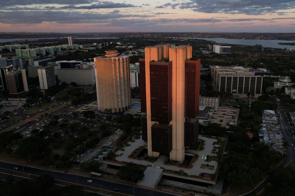Galípolo vê cenário “ainda mais desconfortável” para BC com previsões do mercado