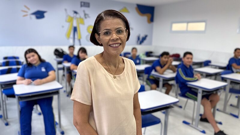 Governo de MT publica decreto que garante gratificação por eficiência aos profissionais da educação em 2024
