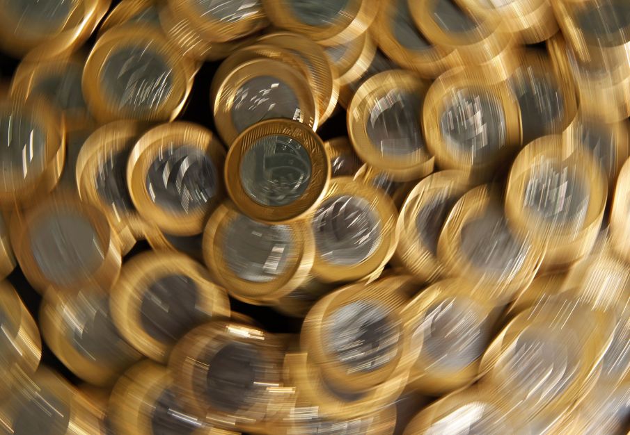 Taxas de juros futuros fecham em forte alta com fala de Galípolo e precificam 100% de probabilidade de aumento da Selic