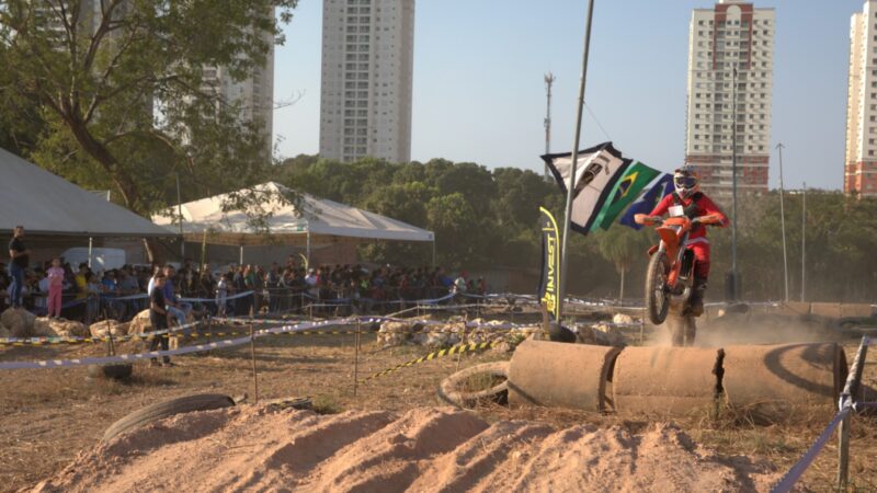 Mais de 100 competidores participam do 2º Moto Encontro da Companhia Raio da PM