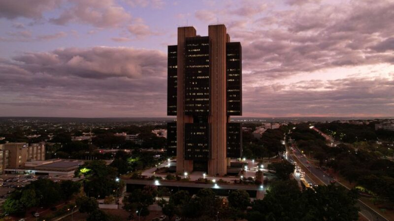 Mercado eleva previsão para inflação em 2024 pela 6ª vez consecutiva, mostra Focus