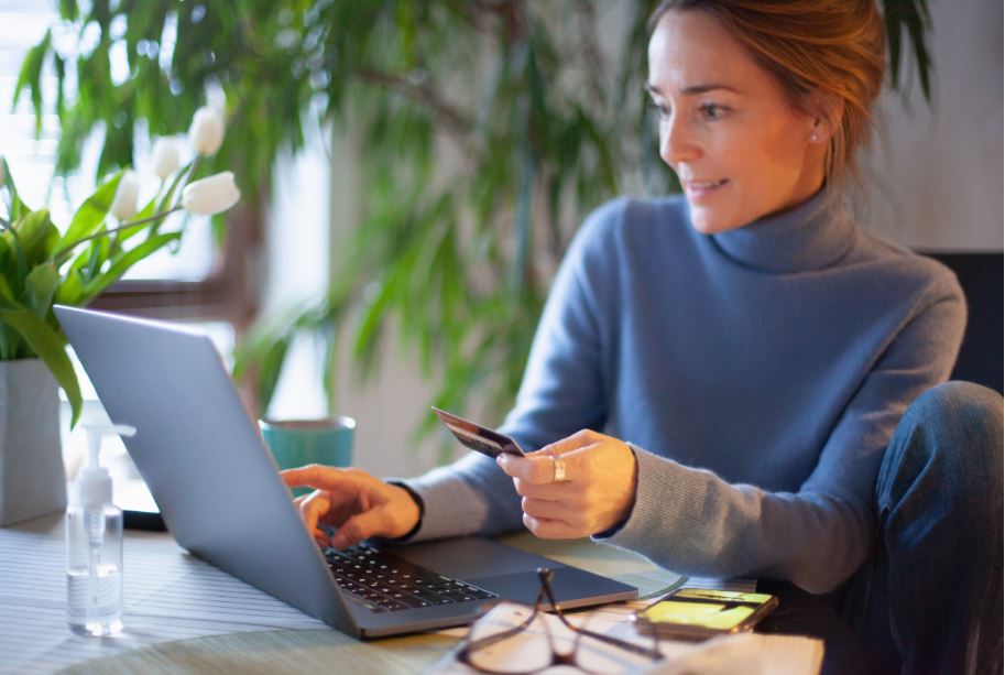 Procura dos consumidores por crédito cai 1,1% no 1º semestre, aponta Serasa Experian