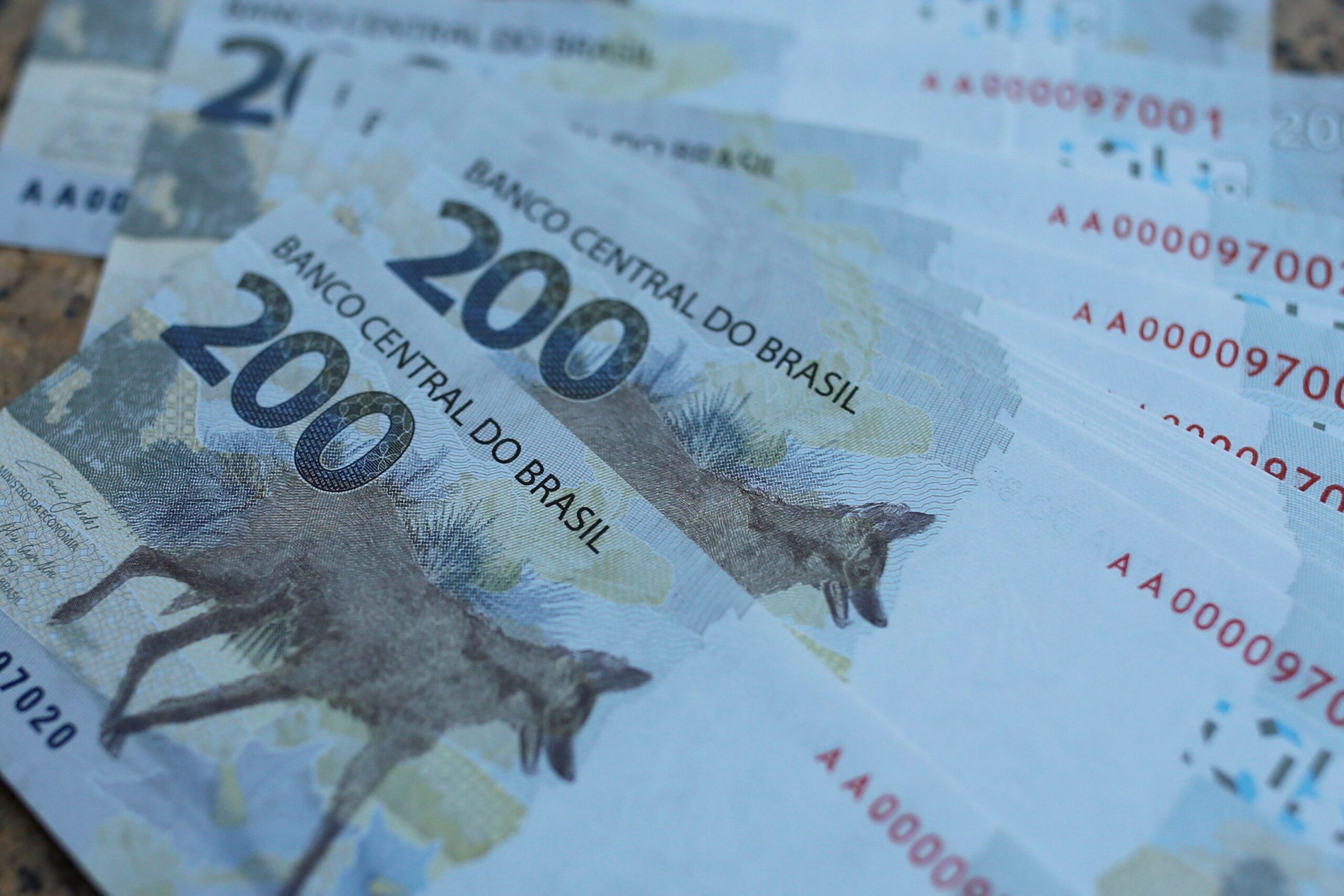 Beneficiários do Bolsa Família gastaram R$ 3 bi com “bets“ em agosto, diz BC