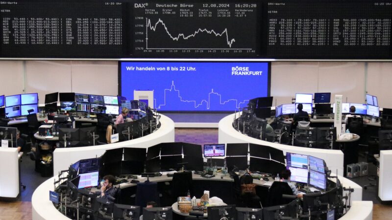 Bolsas da Europa operam mistas à espera de inflação dos EUA