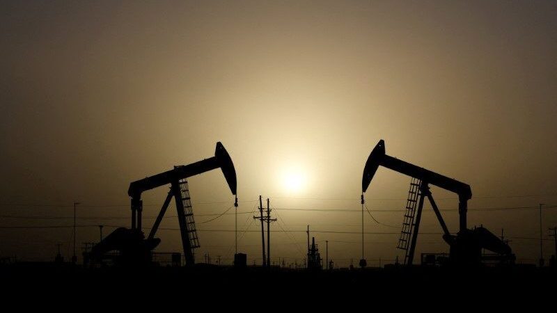Estoques de petróleo nos EUA caem 4,471 milhões de barris, revela DoE
