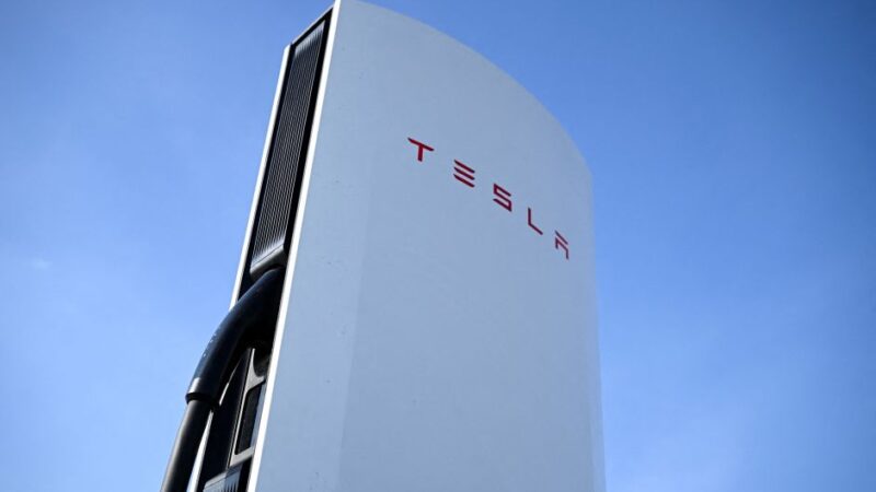 Tesla irá lançar sistema de condução automática na Europa e China