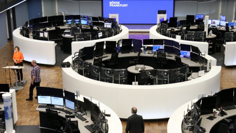 Bolsas da Europa fecham em baixa com inflação nos EUA tarifas de Trump