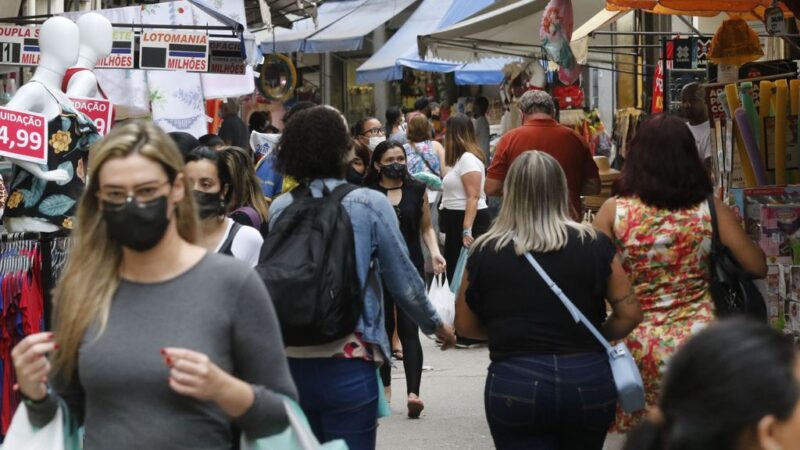 Apesar de alta dos juros, varejo brasileiro ainda deve trazer melhora no 3º tri