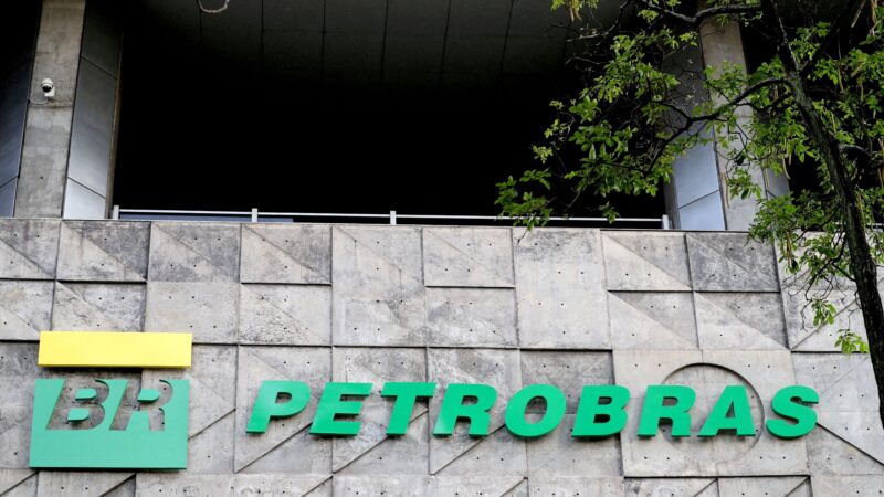 Petrobras propõe investimentos de US$ 111 bi em plano 2025-29, alta de 9%