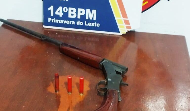 Mulher é presa em flagrante pela PM suspeita de atirar contra casa de nora