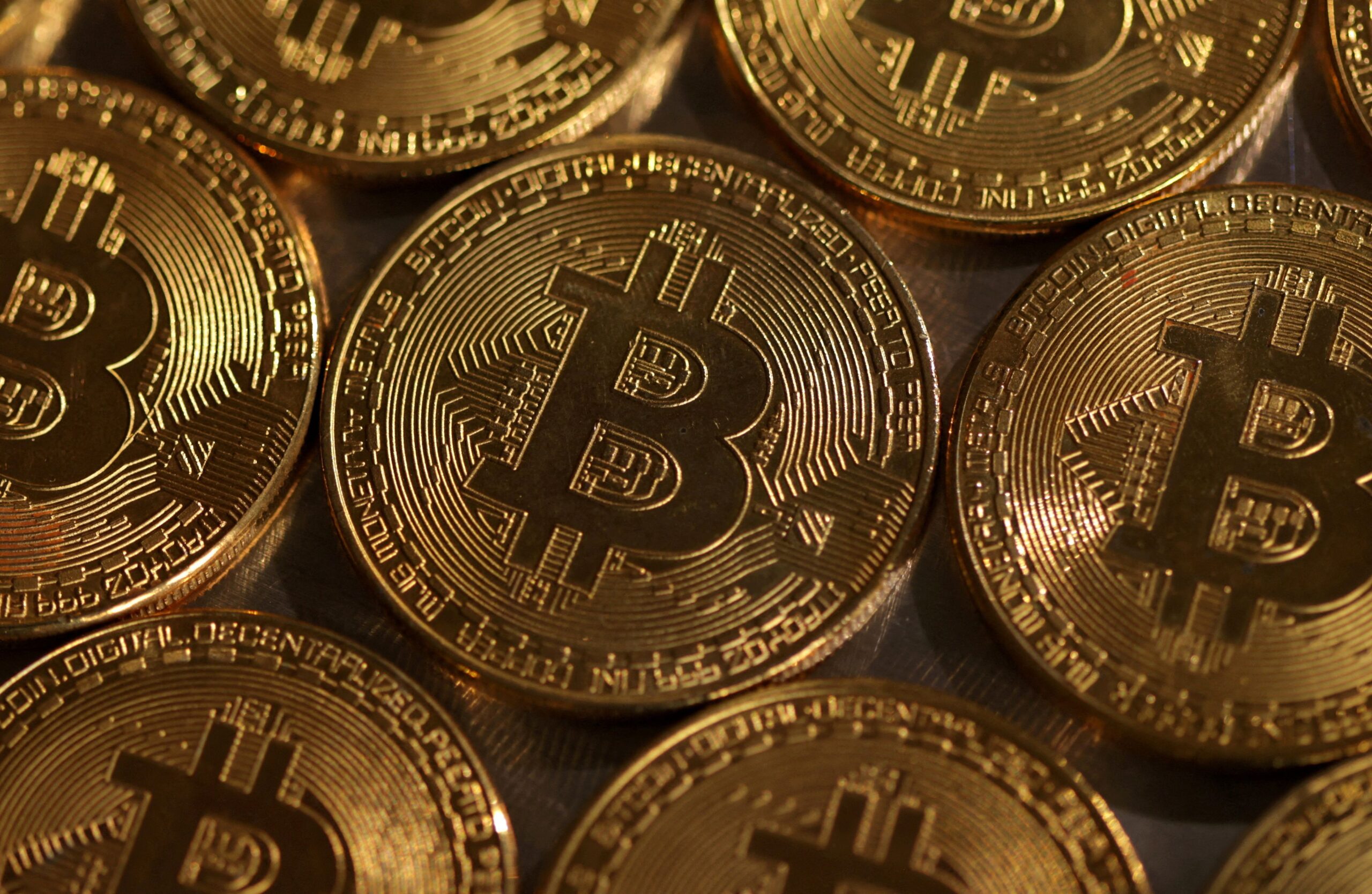 Empolgação com bitcoin continua, mas correção está no radar para 2025