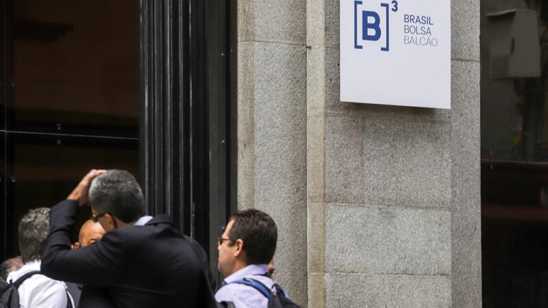 Ibovespa registra pior desempenho em oito anos com temor fiscal e volatilidade global