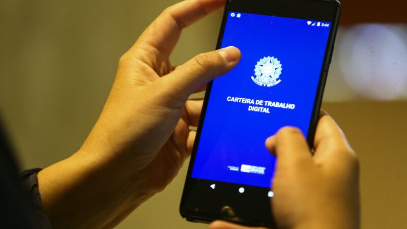Justiça do Trabalho permite técnica de farmácia “demitir“ empregador por receber menos