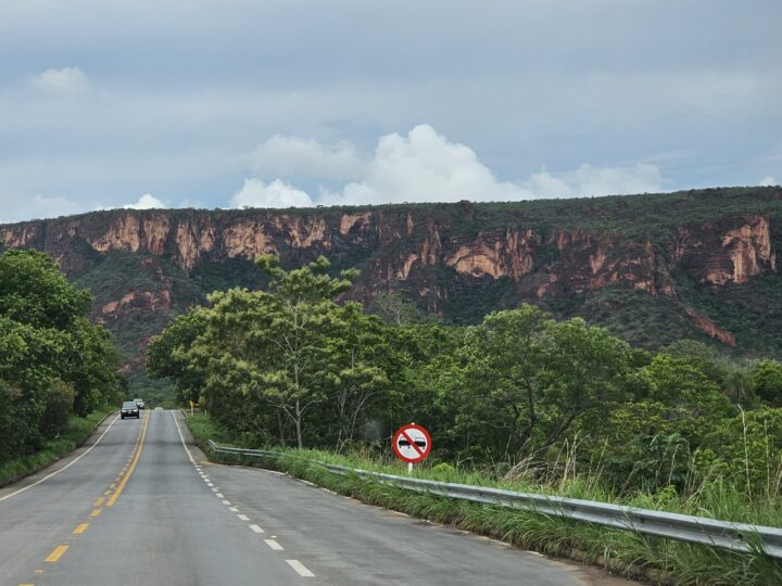 Trânsito no Portão do Inferno é liberado após vistoria no local nesta sexta-feira (22)