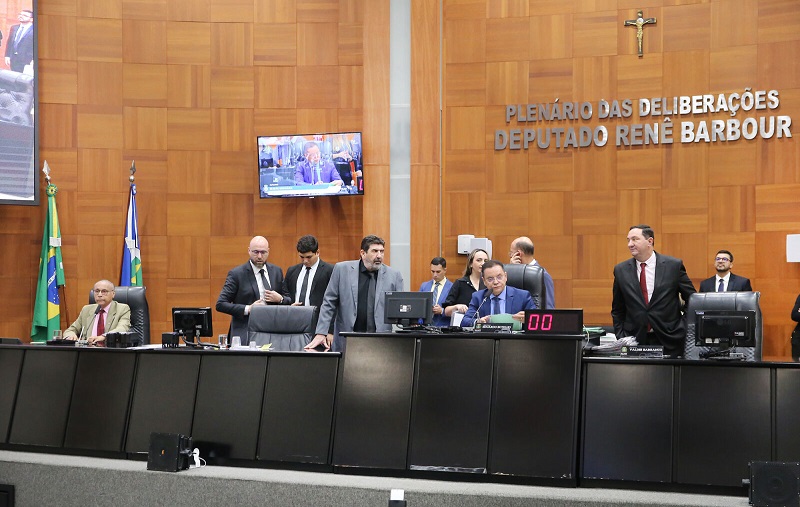 ELEIÇÃO NA ALMT: Manter a mesma diretoria eleita em nova eleição, antecipa Júlio Campos