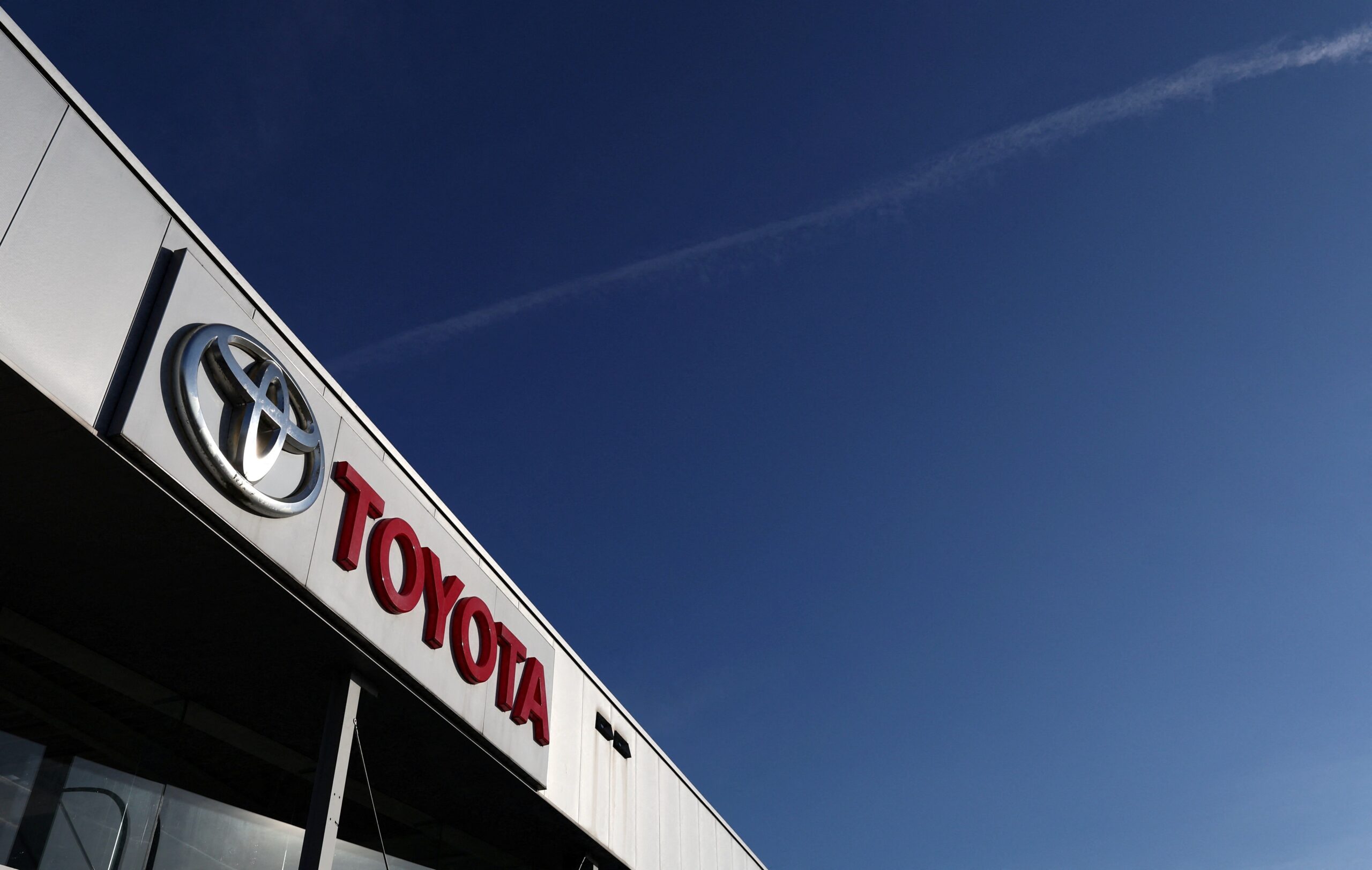 Toyota deve registrar primeira queda de lucro em 2 anos com demanda fraca