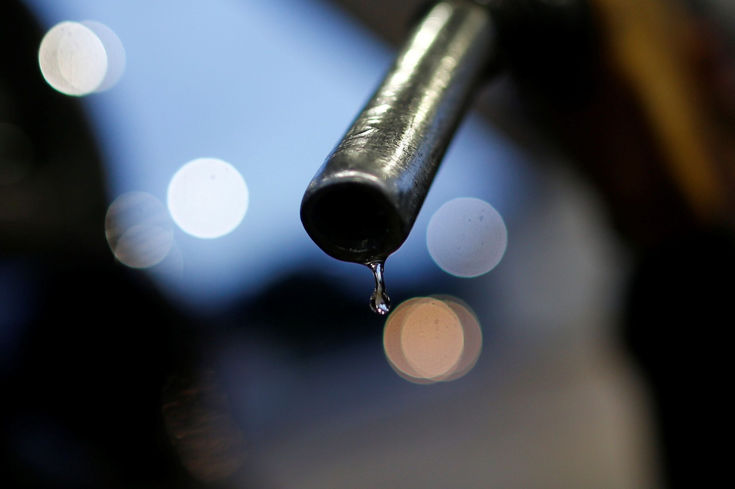 Vendas de diesel por distribuidoras no Brasil batem recorde em outubro, diz ANP