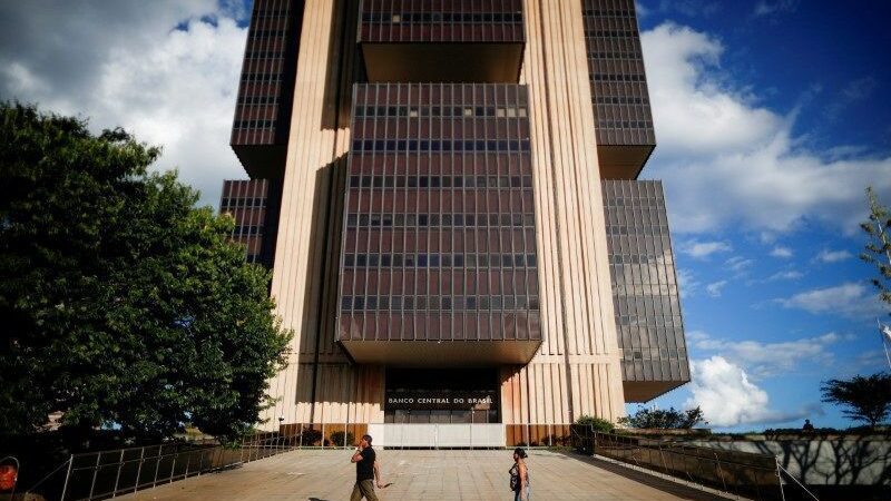 BC acelera alta dos juros e eleva Selic a 12,25% em última reunião de 2024