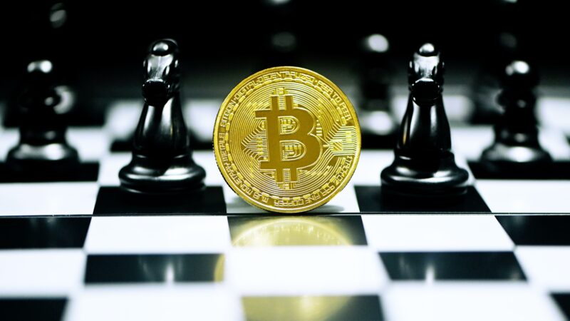 Bitcoin salta 183% em 2024; veja rendimento dos principais investimentos