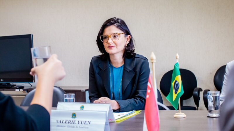 “Complexidade na relação comercial com a China veio para ficar”, diz secretária à CNN