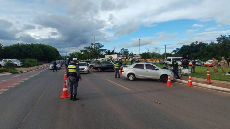 Operação Lei Seca em Várzea Grande termina com três presos por embriaguez e 38 veículos removidos