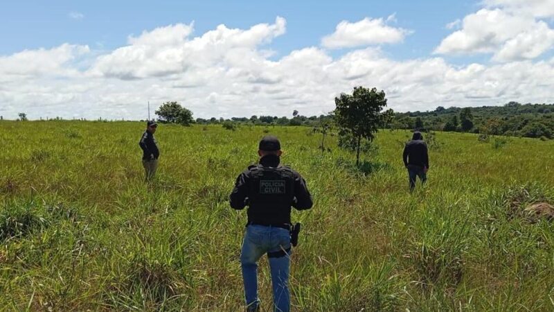 Polícia Civil realiza buscas em área de fazendas para localizar autor de homicídio de casal morto na frente do filho