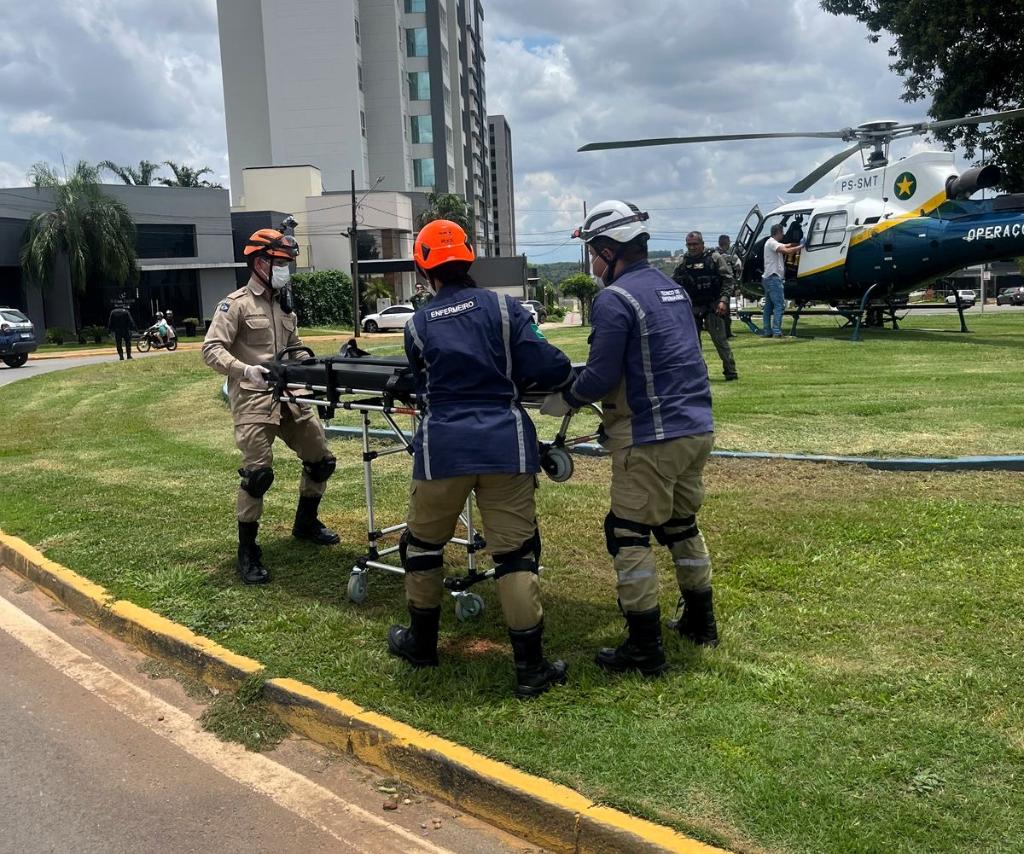 Corpo de Bombeiros e Ciopaer auxiliam no transporte aéreo de vítima de grave acidente em MT