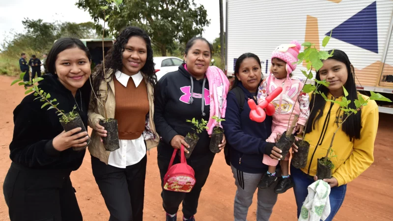 Programa Verde Novo distribui mil mudas de árvores durante Expedição Justiça Sem Fronteiras