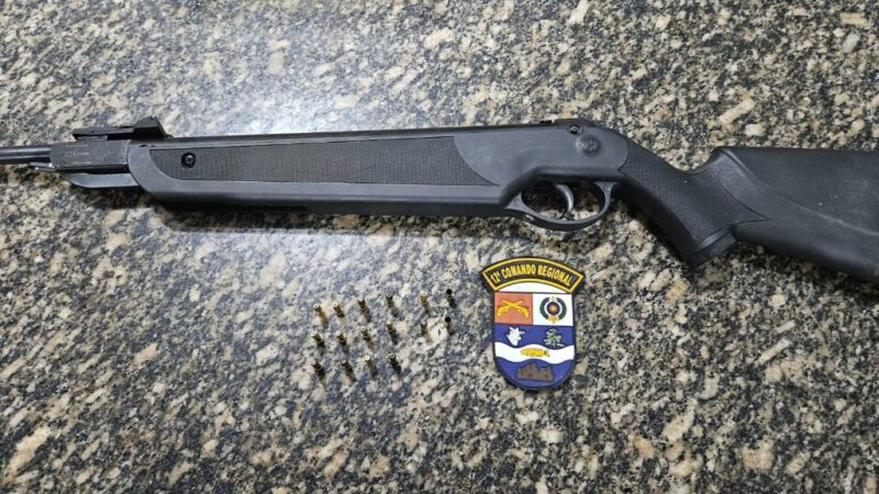 Polícia Militar prende homem que ameaçou esposa com arma de fogo em Vale do São Domingos
