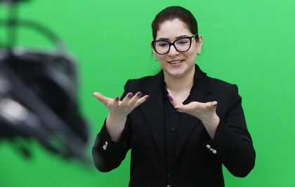 ALMT reforça compromisso com a inclusão e leva tradução em Libras das telas da TV para as redes sociais