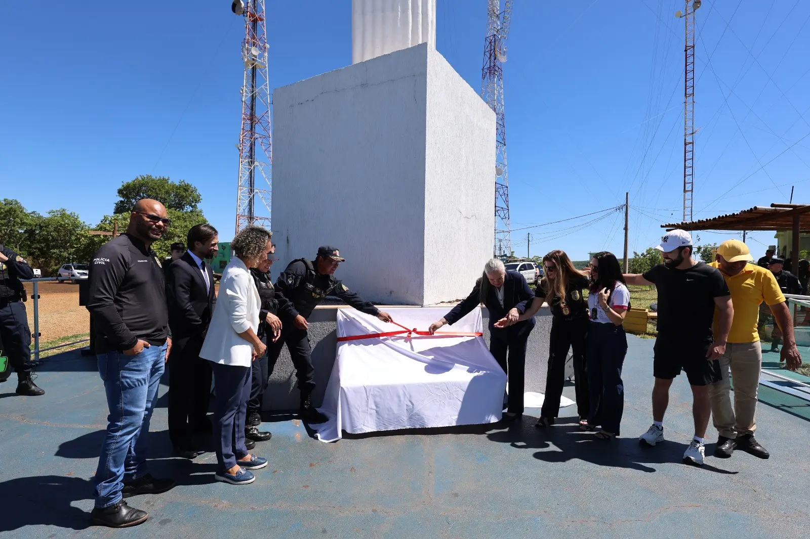 Bancos Vermelhos marcam luta contra violência em região que há 4 anos não registra feminicídios