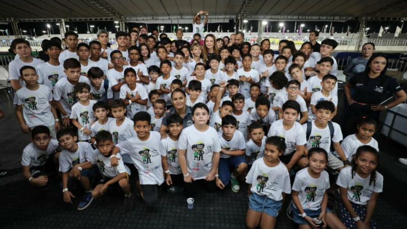 Primeira-dama de MT e Setasc leva 320 crianças para experiência inédita na Stock Car em Cuiabá