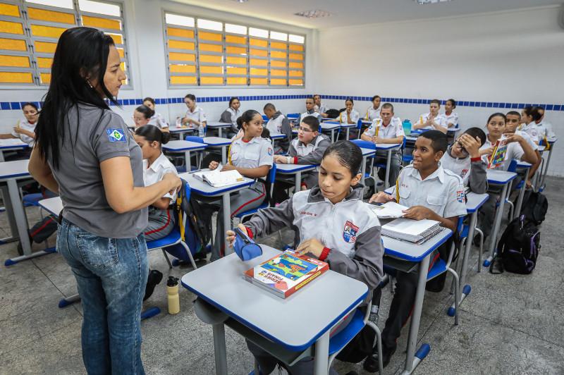 Seduc e Unemat realizam premiação de estudantes das Escolas Estaduais Militares que se destacaram na 2ª Olimpíada de Matemática