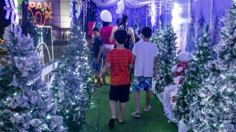 Carreta de Natal leva magia e diversão ao bairro Pedra 90 neste sábado
