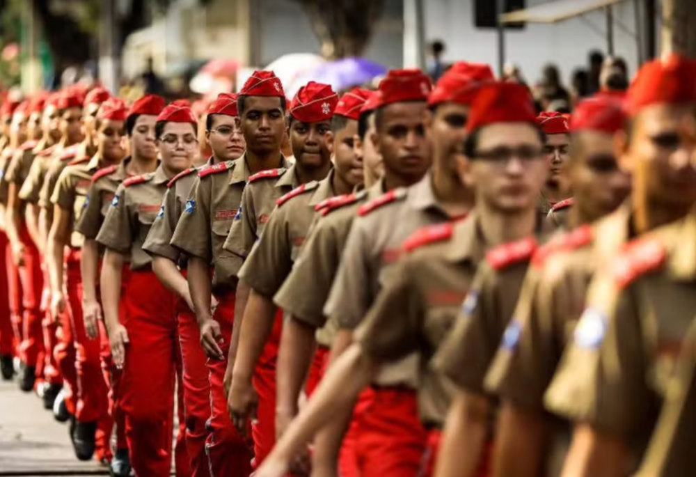 Formatura das Escolas Militares Dom Pedro II reúne alunos e familiares na Arena Pantanal nesta quarta-feira (17)