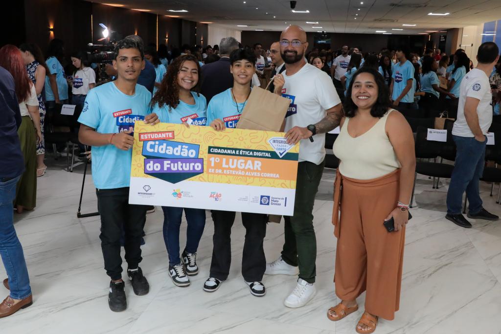 “Me sinto mais preparada a orientar meus colegas e usar as redes com mais responsabilidade”, afirma estudante sobre projeto do Governo de MT