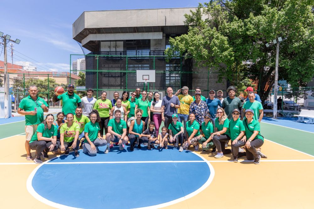 Prefeitura e equipe de vereadora se unem para revitalização de quadra