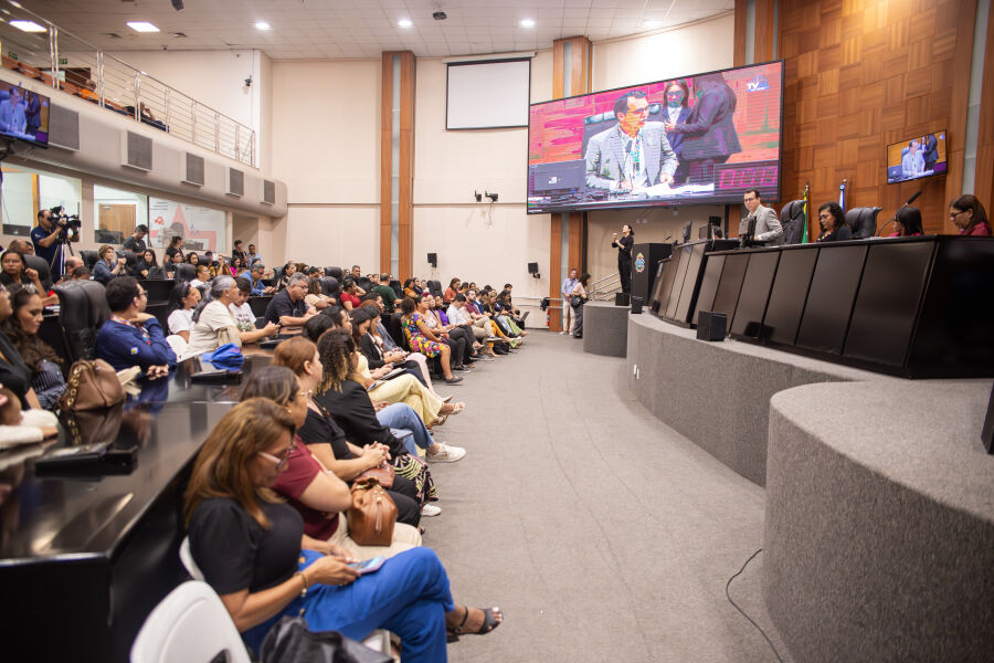 ALMT discute garantia de professores de apoio especializado na rede estadual