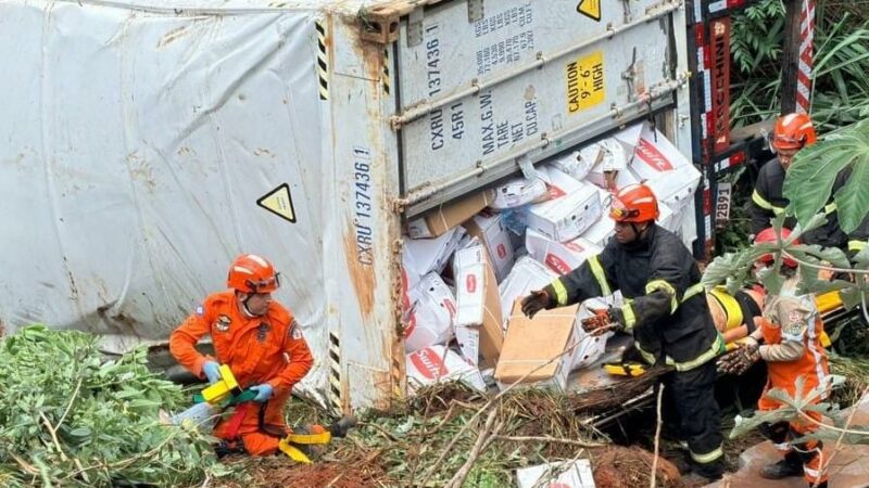 Corpo de Bombeiros atende vítimas de acidentes de trânsito em Campo Verde e Cáceres
