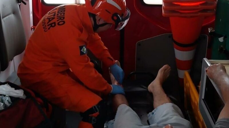 Corpo de Bombeiros socorre duas vítimas de acidentes com motocicletas registrados neste sábado em diferentes municípios