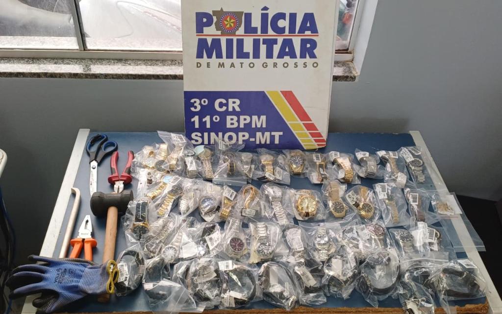 Polícia Militar prende suspeito de furtar 49 relógios e cinco correntes de ouro em shopping