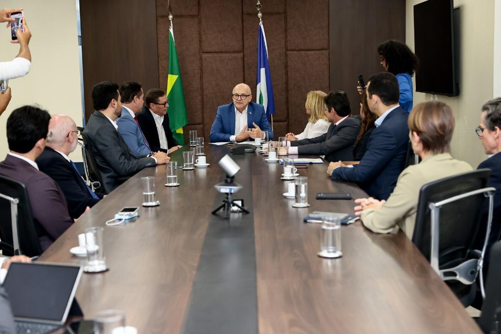 Governo de MT, MP e AMM firmam parceria para utilização de máquinas apreendidas em desmatamentos ilegais