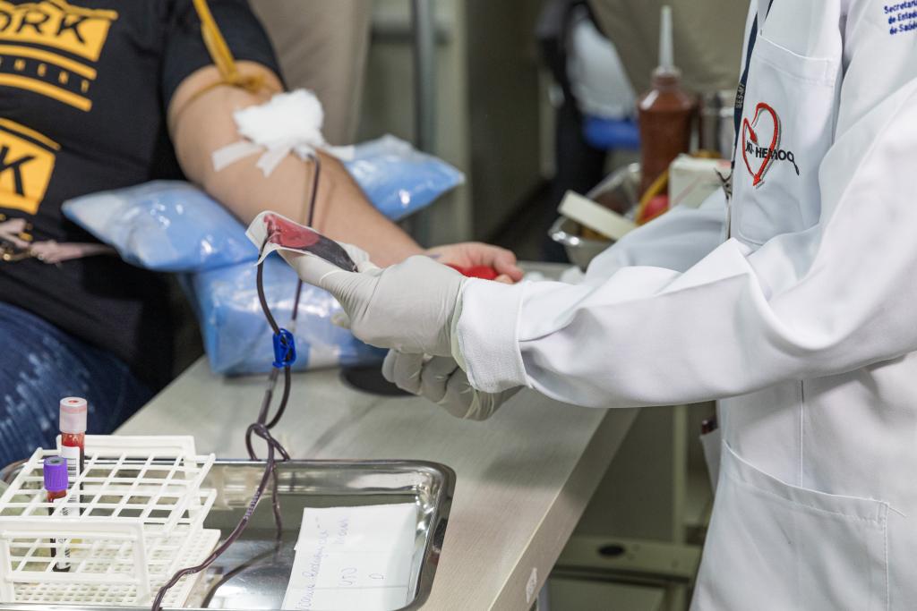 Ação do Detran e parceiros busca conscientizar motociclistas e reforçar estoque de sangue